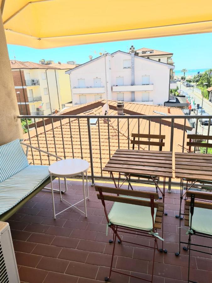 Hotel Perla Del Mare Lido di Camaiore Exterior foto