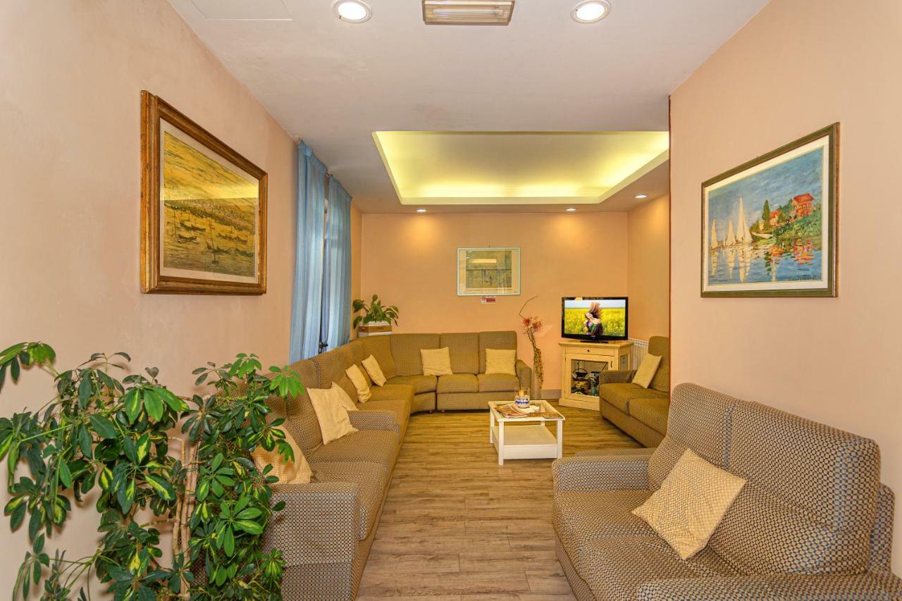 Hotel Perla Del Mare Lido di Camaiore Exterior foto