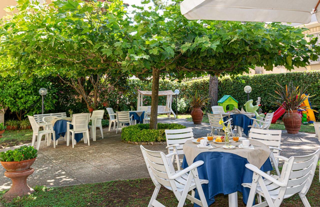 Hotel Perla Del Mare Lido di Camaiore Exterior foto