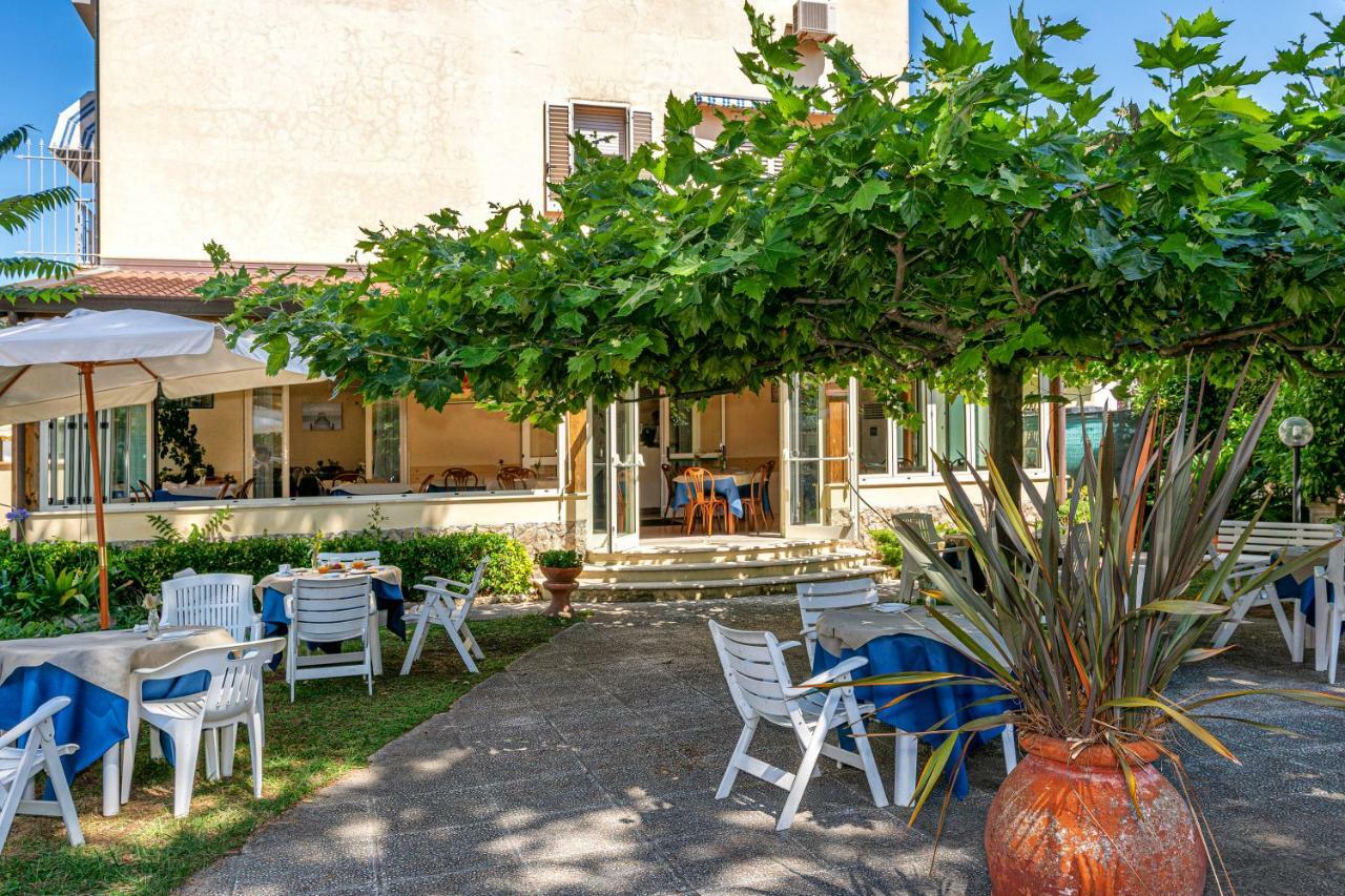 Hotel Perla Del Mare Lido di Camaiore Exterior foto